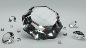 איך יודעים שיש מולנו יהלום אמיתי?